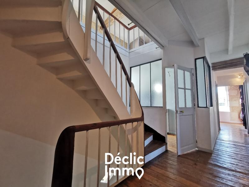 Maison en pierre - 246 m² - 8 pièces