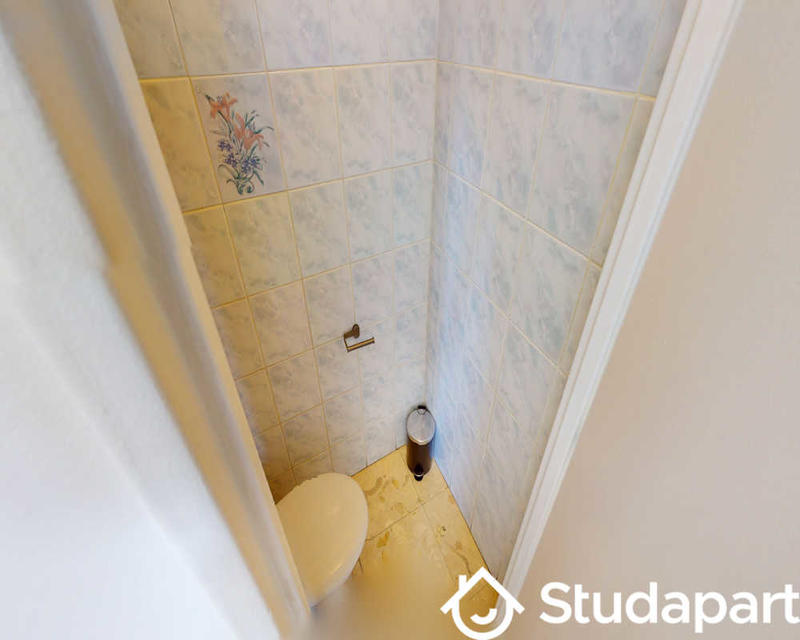 Chambre - 70 m² - 1 pièce