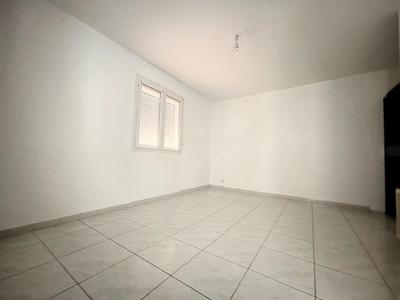 Appartement - 85 m² - 3 pièces