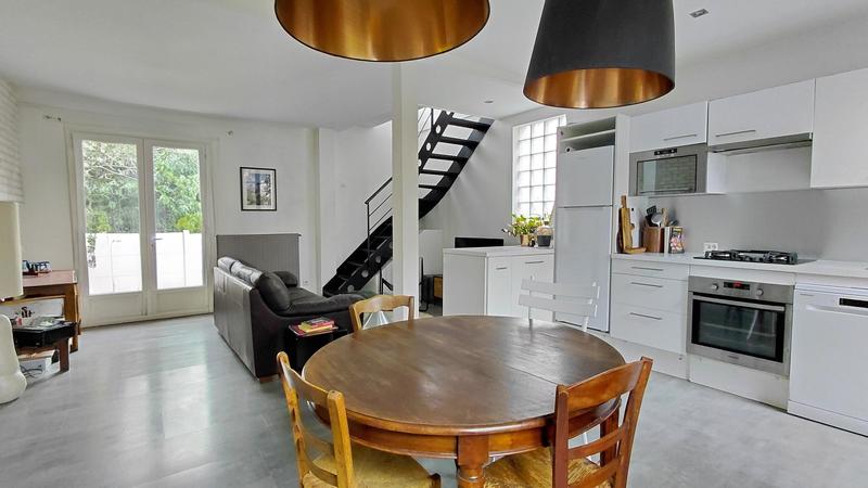 Maison - 90 m² - 5 pièces