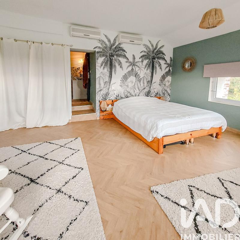 Maison - 236 m² - 10 pièces