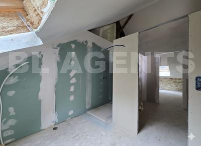 Maison - 289 m² - 11 pièces