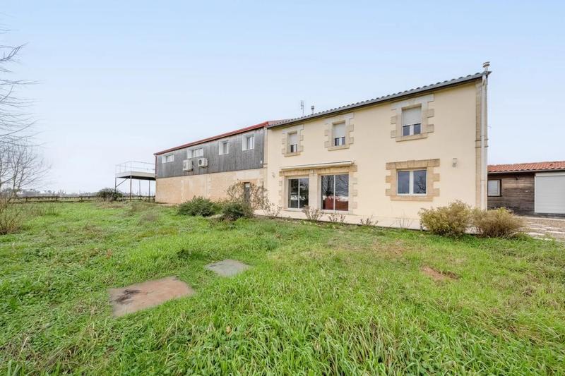 Maison - 364 m² - 9 pièces