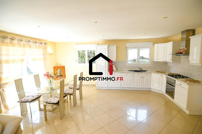 Maison - 95 m² - 5 pièces