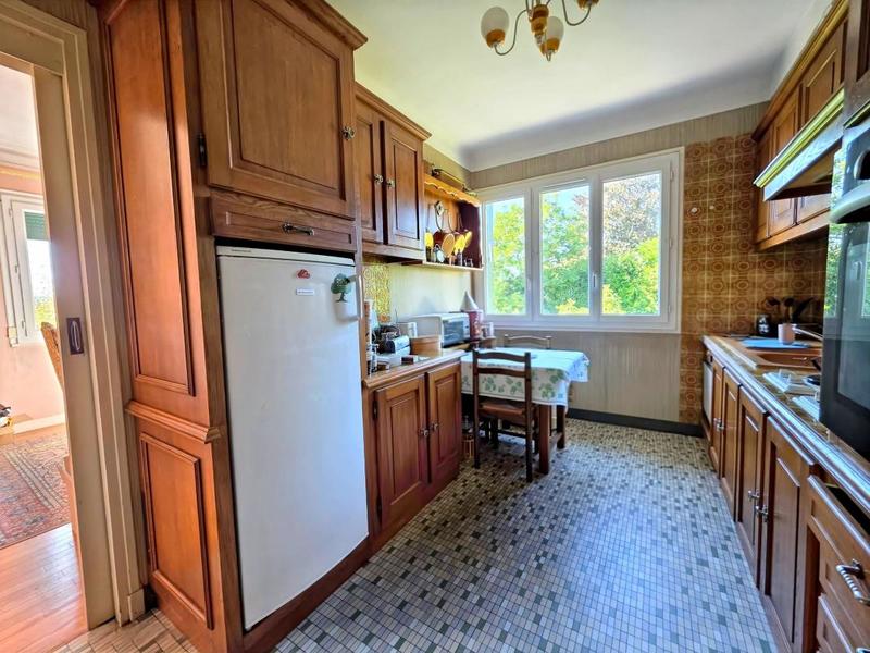 Maison - 219 m² - 7 pièces