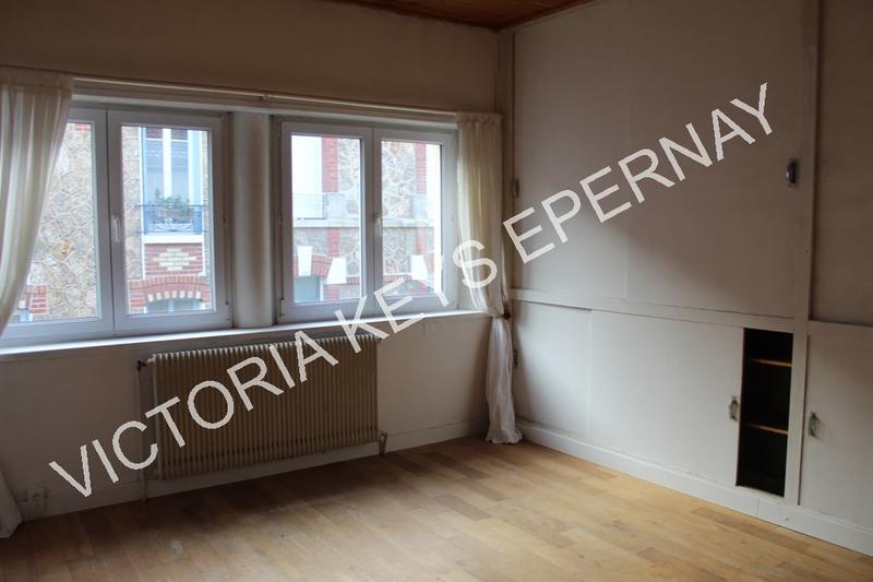 Maison - 330 m² - 13 pièces