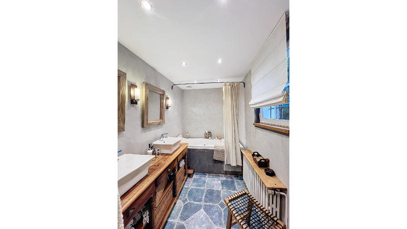 Maison - 185 m² - 7 pièces