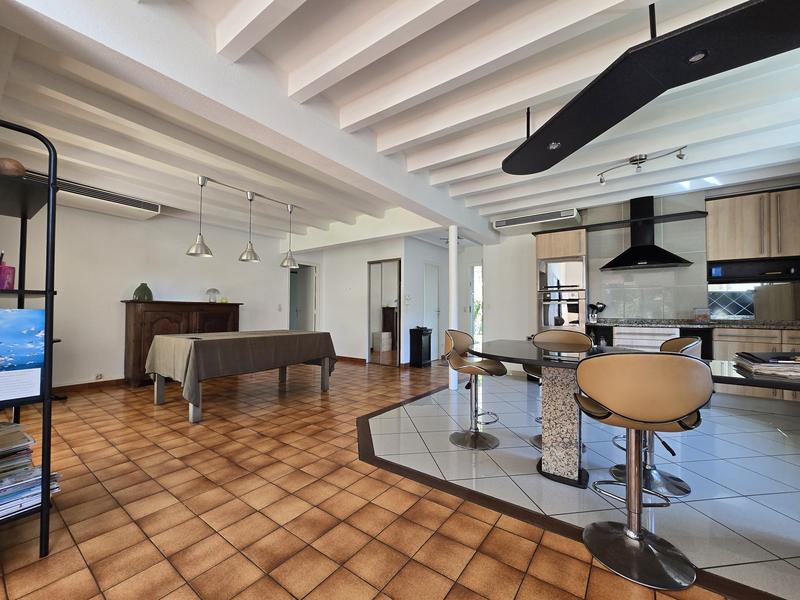 Maison - 140 m² - 6 pièces