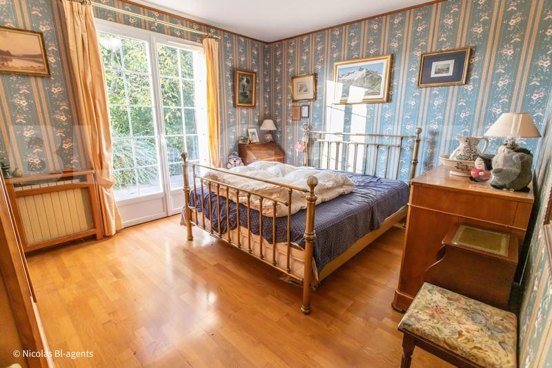 Pavillon - 130 m² - 6 pièces