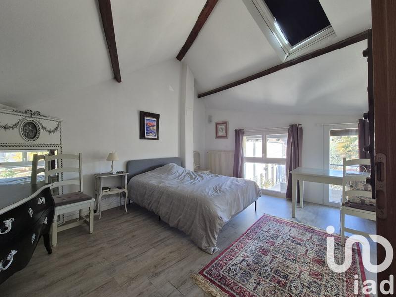 Maison - 265 m² - 10 pièces