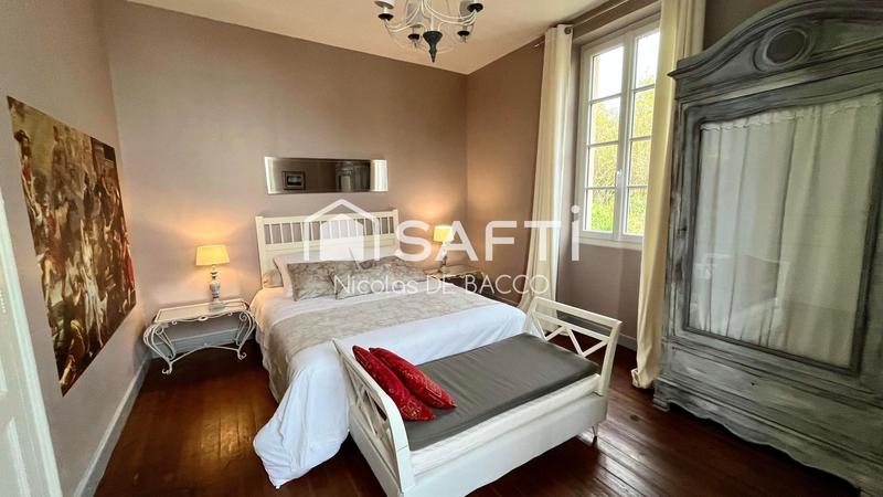 Maison - 296 m² - 9 pièces