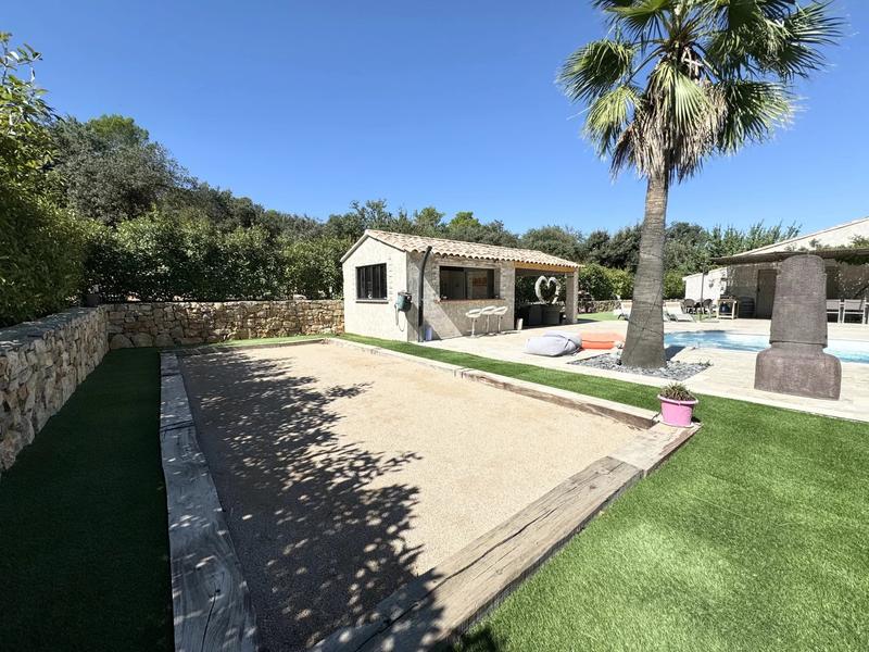 Propriété - 270 m² - 10 pièces