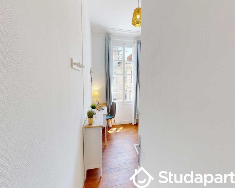 Chambre - 170 m² - 1 pièce