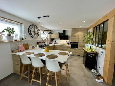 Maison - 144 m² - 5 pièces