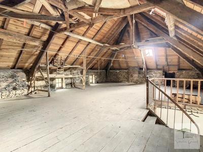 Maison - 180 m² - 8 pièces