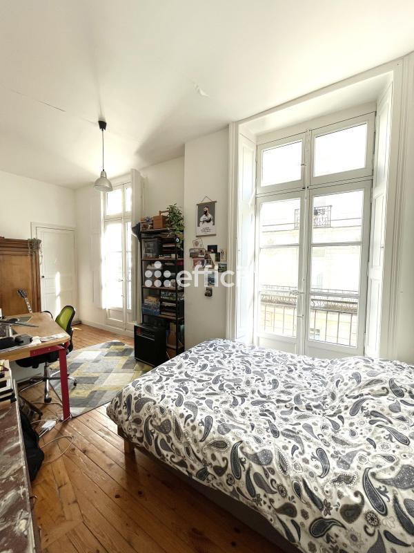 Appartement - 152 m² - 6 pièces