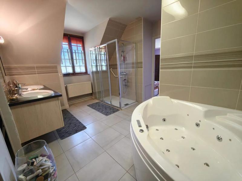 Demeure - 362 m² - 12 pièces