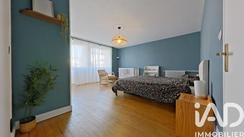 Maison - 200 m² - 5 pièces