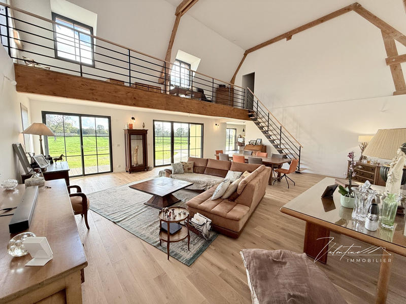 Maison - 277 m² - 8 pièces