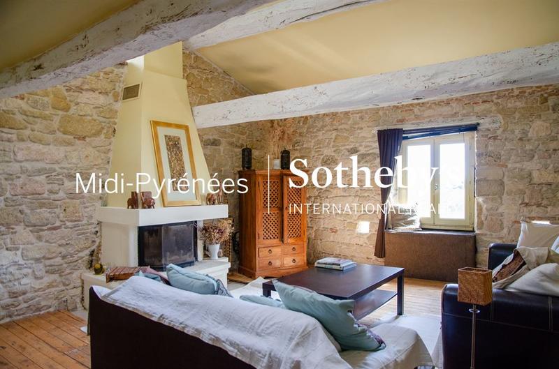 Maison - 655 m² - 13 pièces