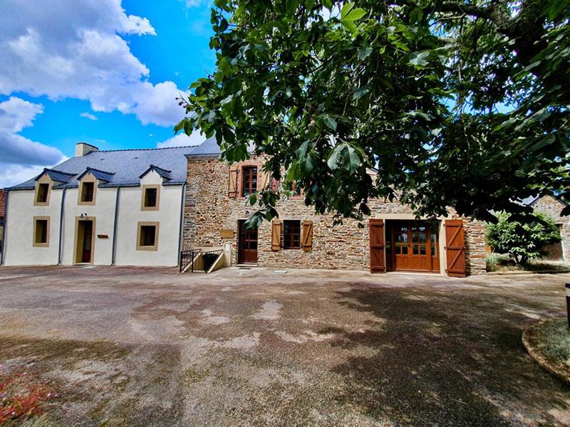 Maison - 352 m² - 16 pièces