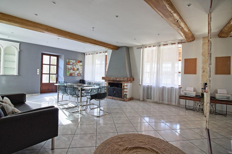 Maison - 230 m² - 6 pièces