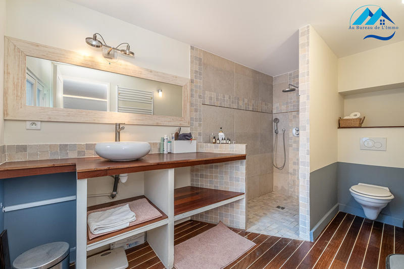 Maison - 197 m² - 8 pièces