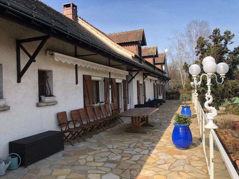 Maison - 277 m² - 7 pièces