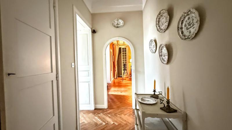 Propriété - 225 m² - 8 pièces