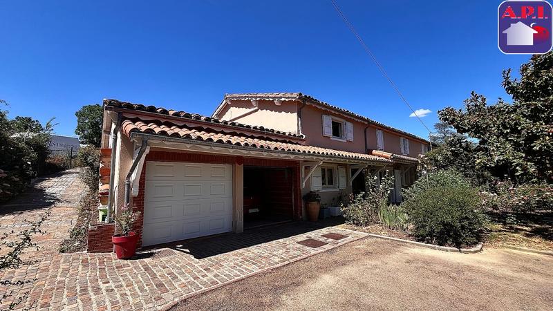 Maison - 220 m² - 5 pièces