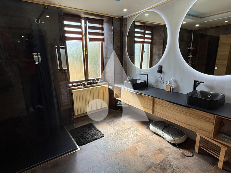 Maison - 176 m² - 5 pièces