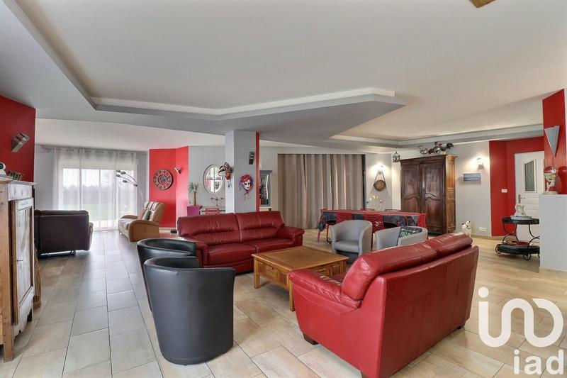 Maison de maîtres - 994 m² - 16 pièces