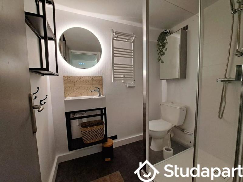 Chambre - 11 m² - 1 pièce