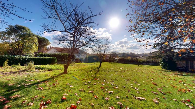 Maison - 260 m² - 8 pièces