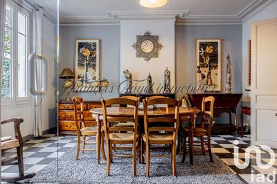 Maison - 200 m² - 7 pièces