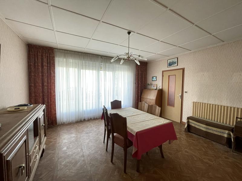 Maison - 217 m² - 8 pièces