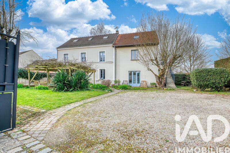 Maison - 224 m² - 9 pièces