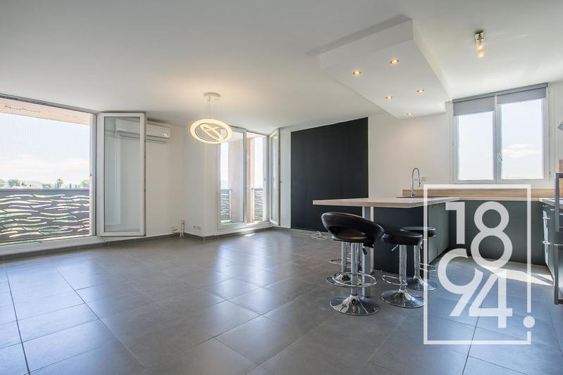 Appartement - 100 m² - 5 pièces