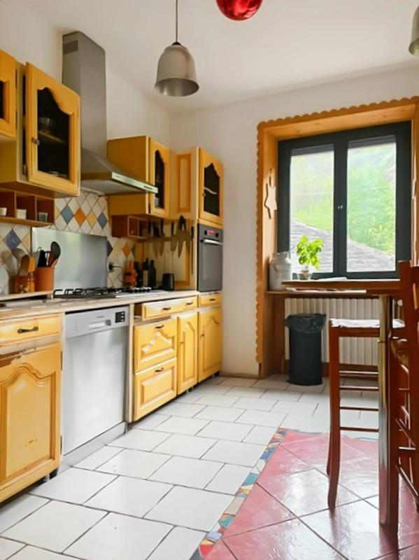 Maison - 230 m² - 8 pièces
