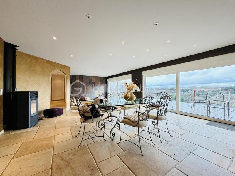 Maison traditionnelle - 131 m² - 5 pièces