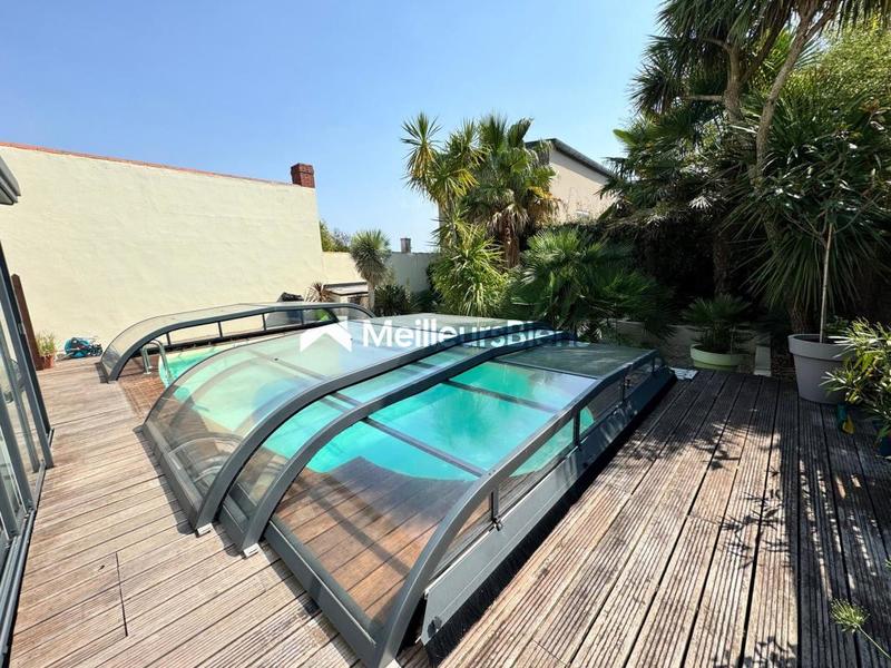 Maison - 167 m² - 7 pièces