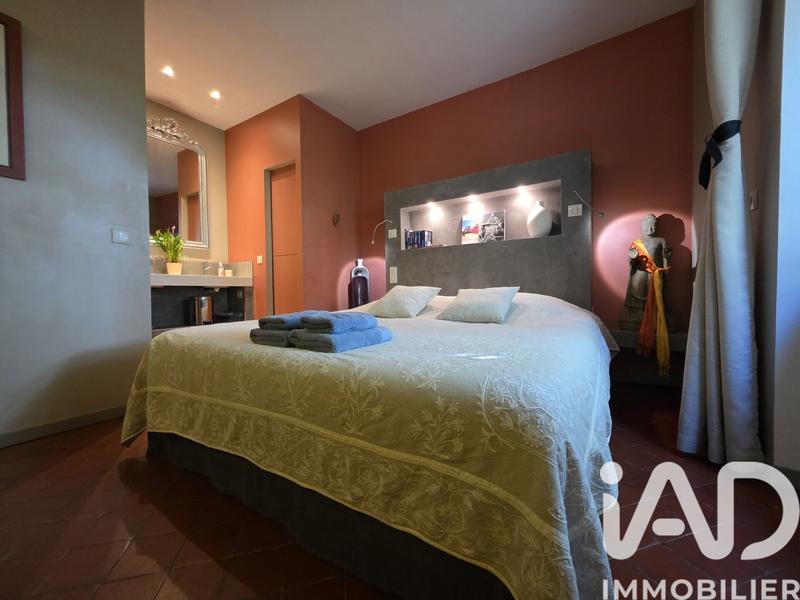 Maison - 180 m² - 5 pièces