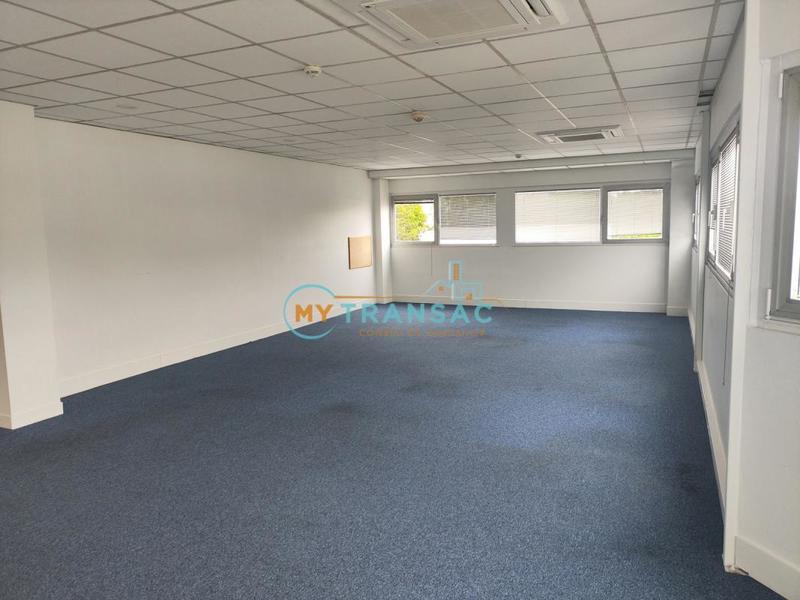 Local d'activité / Entrepôt - 1 418 m²