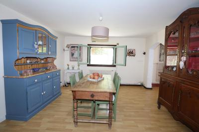 Maison - 218 m² - 8 pièces