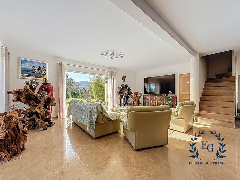 Maison - 170 m² - 5 pièces