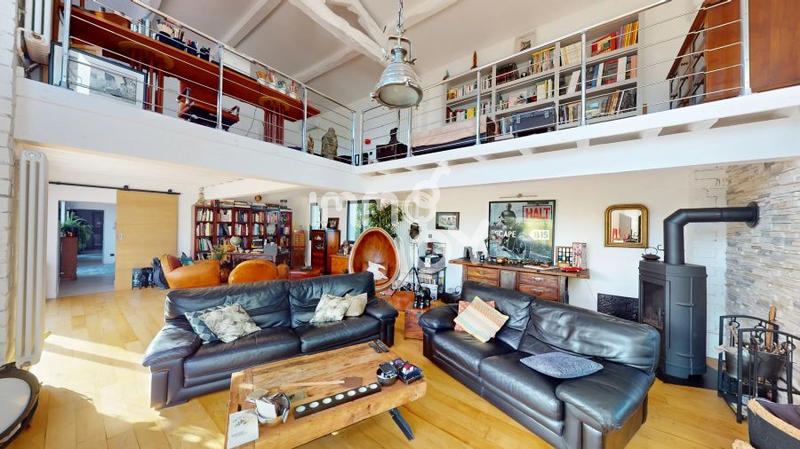 Maison - 210 m² - 5 pièces