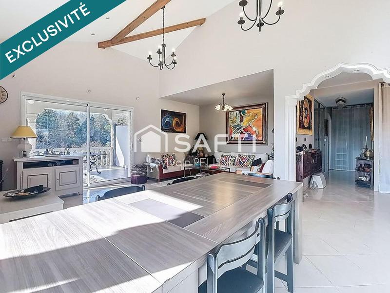 Maison - 200 m² - 7 pièces