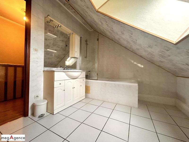 Pavillon - 94 m² - 5 pièces