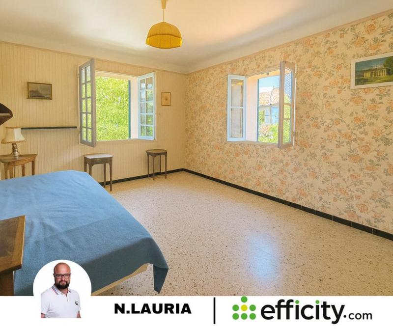 Maison - 185 m² - 9 pièces