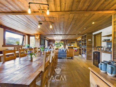 Châlet - 310 m² - 14 pièces